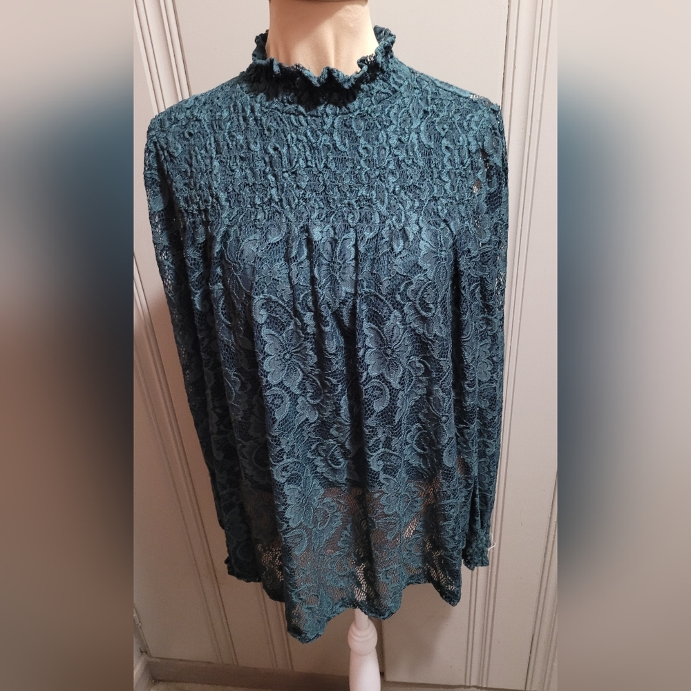 Cable & Gauge Emerald Green Lace Women's Mock Neck Blouse Size Medium